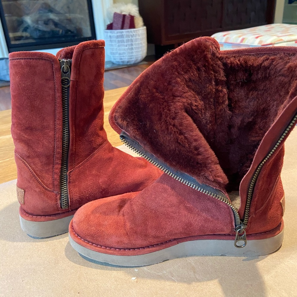 Boots - Picture 3 of 3